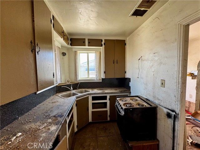 310 Walnut, Needles, CA 92363