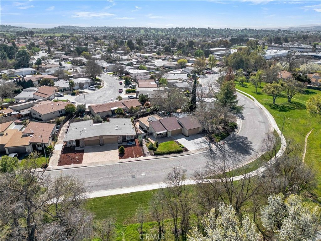 Image 3 of property listing at 614 Brookhill Drive, Paso Robles, CA 93446