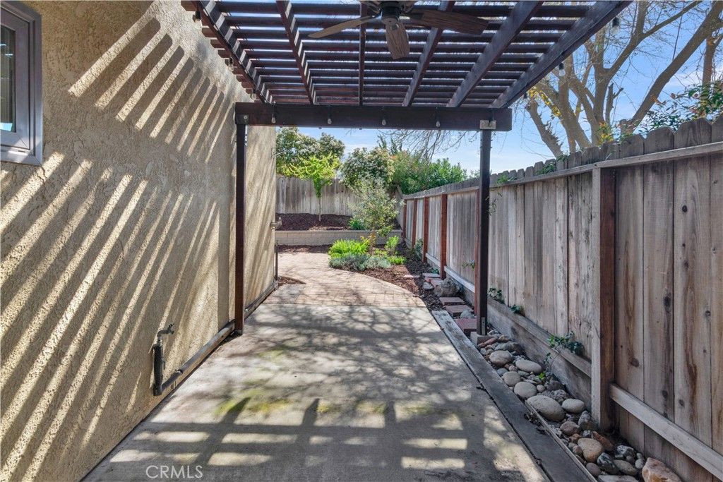 Image 31 of property listing at 614 Brookhill Drive, Paso Robles, CA 93446