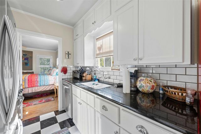 2021 Travis Heights BLVD 1002, Austin, TX 78704