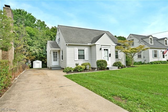 271 Parkgate Avenue, Austintown, OH 44515