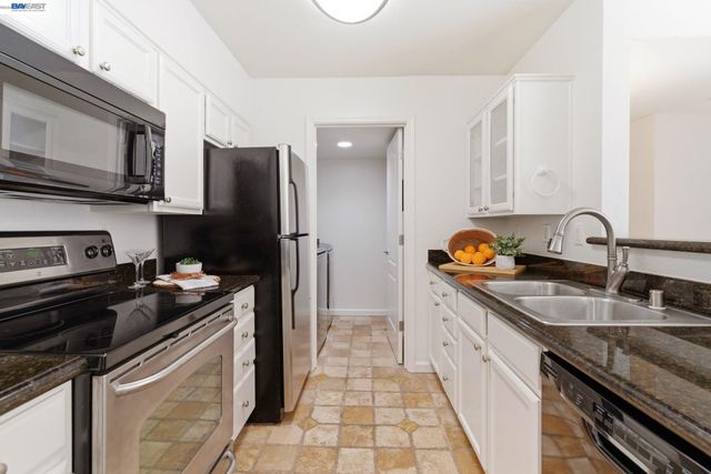 255 Reflections Dr 22, San Ramon, CA 94583