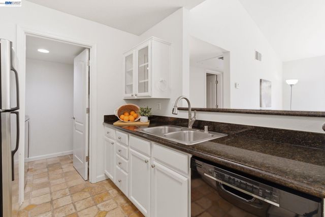 255 Reflections Dr 22, San Ramon, CA 94583