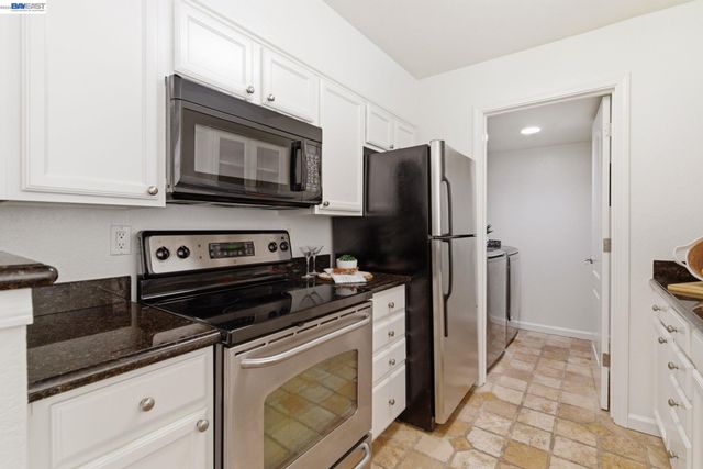 255 Reflections Dr 22, San Ramon, CA 94583