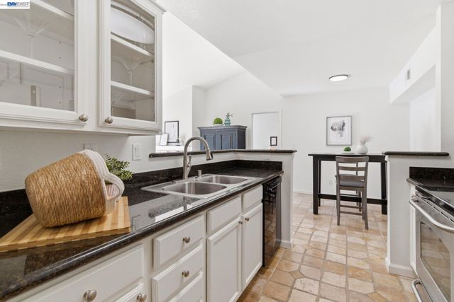 255 Reflections Dr 22, San Ramon, CA 94583