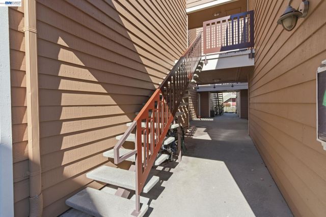 255 Reflections Dr 22, San Ramon, CA 94583