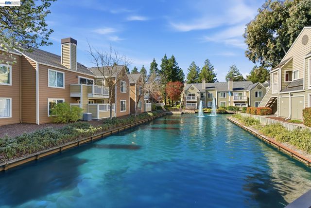 255 Reflections Dr 22, San Ramon, CA 94583