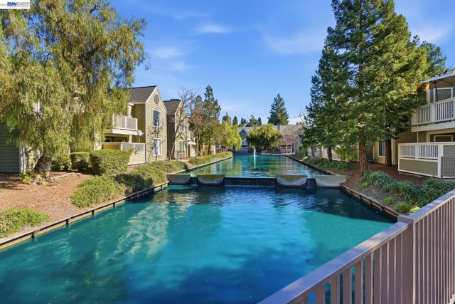 255 Reflections Dr 22, San Ramon, CA 94583