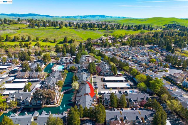 255 Reflections Dr 22, San Ramon, CA 94583