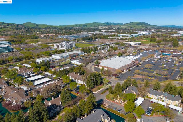 255 Reflections Dr 22, San Ramon, CA 94583