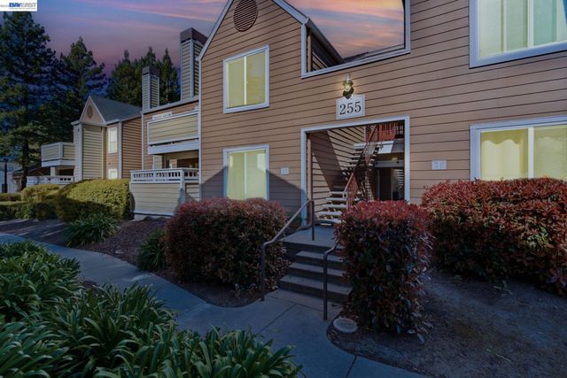 255 Reflections Dr 22, San Ramon, CA 94583