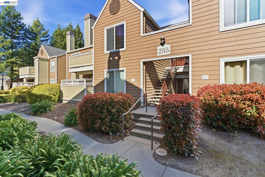 255 Reflections Dr 22, San Ramon, CA 94583