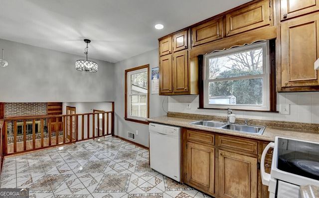 1249 SW Renee Dr SW, Lilburn, GA 30047