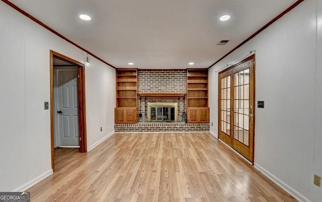 1249 SW Renee Dr SW, Lilburn, GA 30047