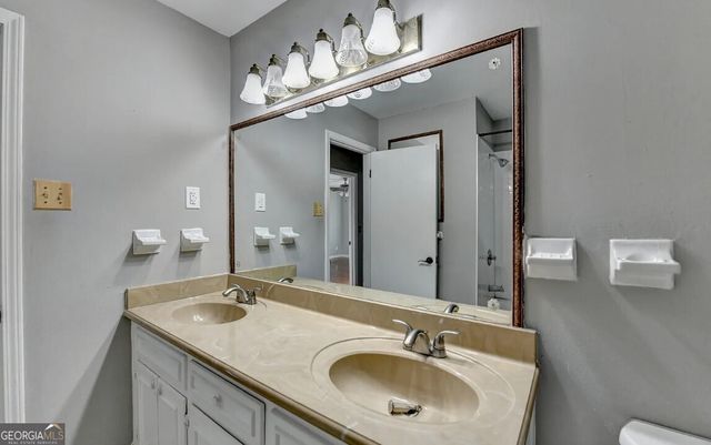 1249 SW Renee Dr SW, Lilburn, GA 30047