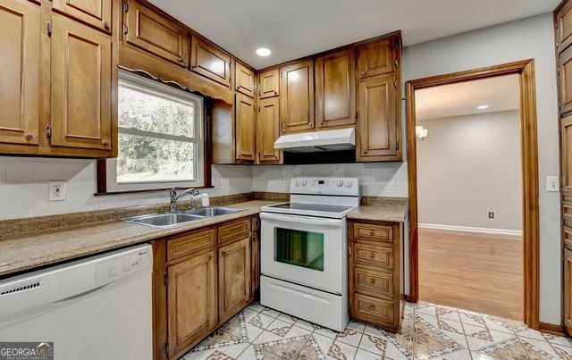 1249 SW Renee Dr SW, Lilburn, GA 30047