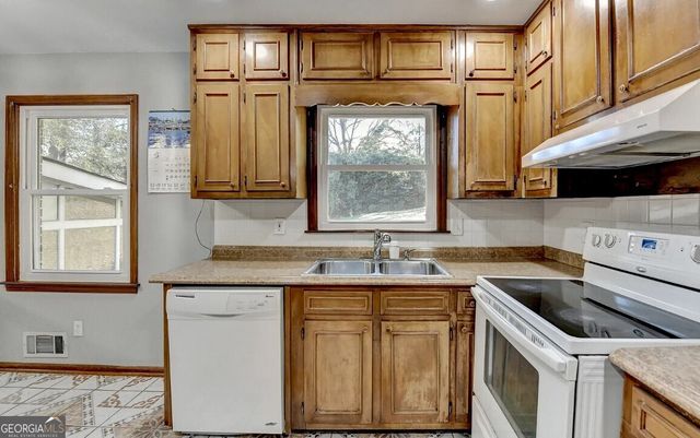 1249 SW Renee Dr SW, Lilburn, GA 30047