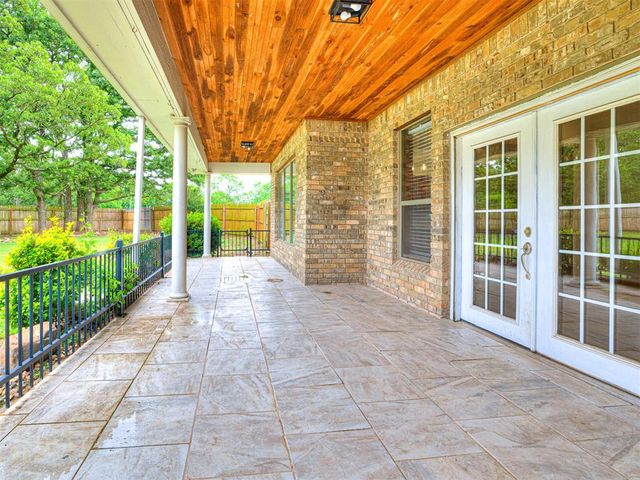 101 Huntington Court, Shawnee, OK 74801