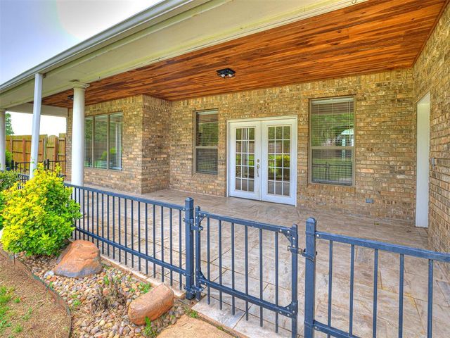 101 Huntington Court, Shawnee, OK 74801