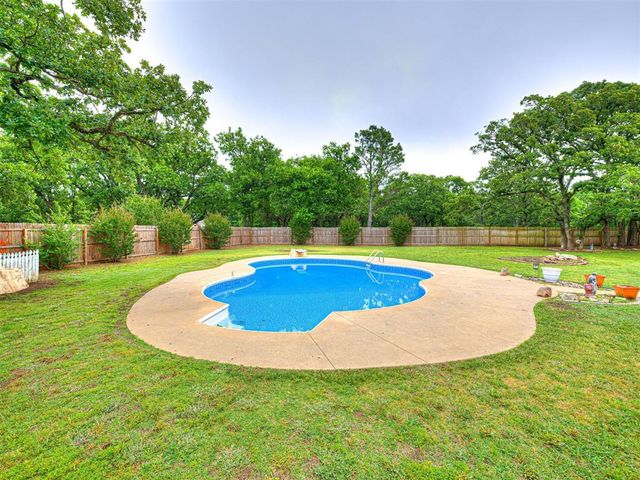 101 Huntington Court, Shawnee, OK 74801