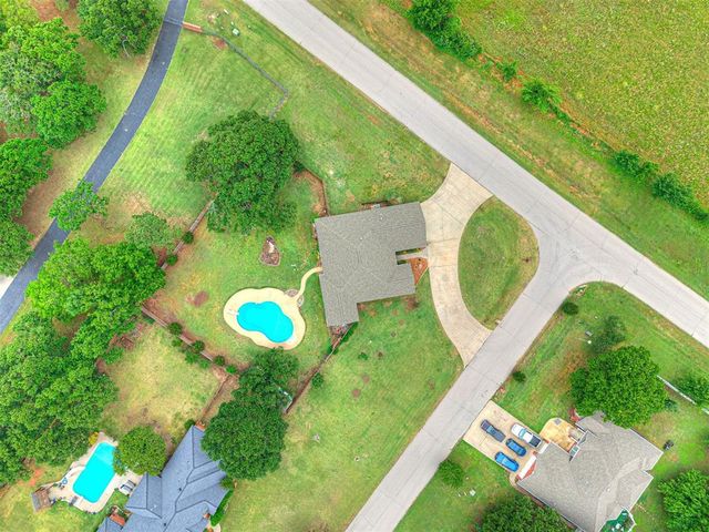 101 Huntington Court, Shawnee, OK 74801