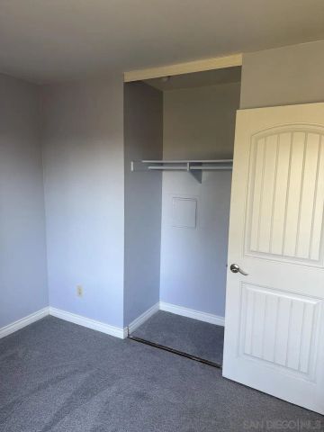 8119 Paradise Valley Ct, Spring Valley, CA 91977