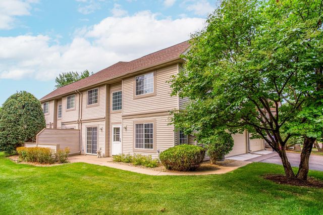 1043 Lovell Lane S, Roseville, MN 55113