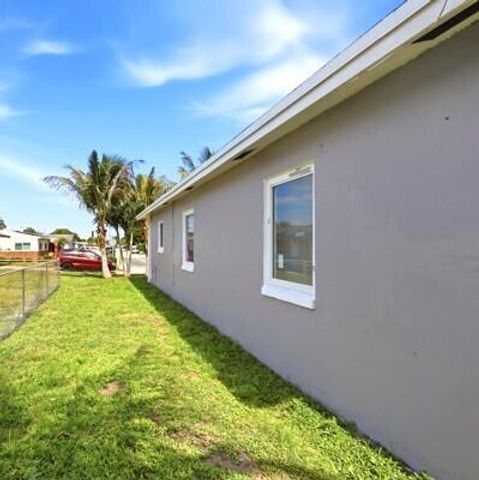 2302 Avenue M, Riviera Beach, FL 33404
