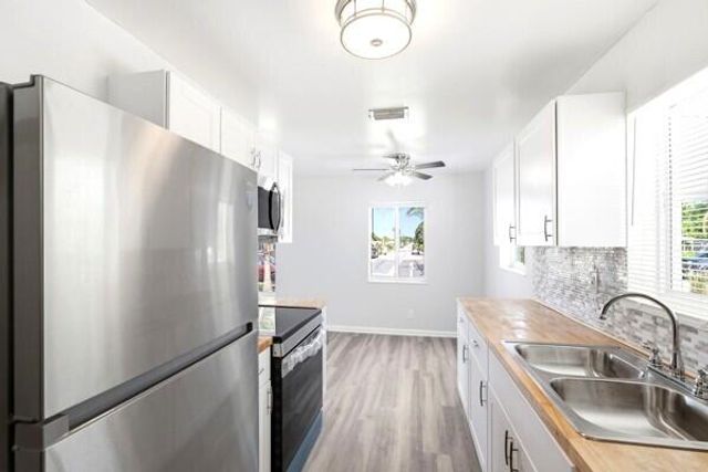 2302 Avenue M, Riviera Beach, FL 33404