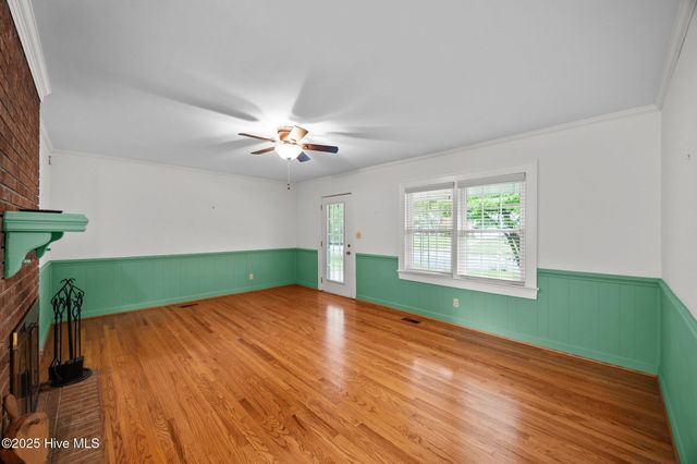 2304 Jefferson Drive, Greenville, NC 27858