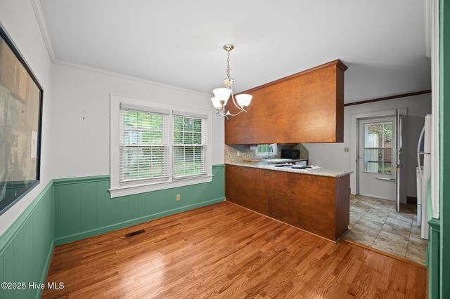 2304 Jefferson Drive, Greenville, NC 27858
