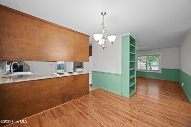 2304 Jefferson Drive, Greenville, NC 27858