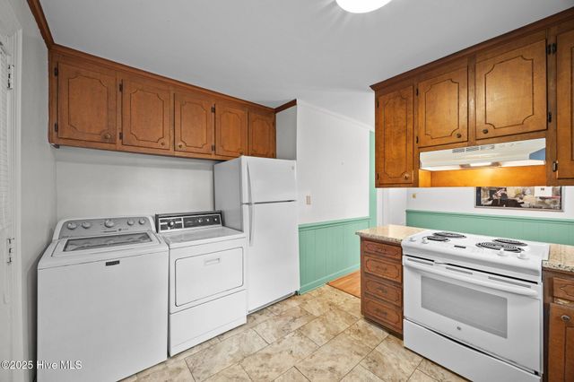 2304 Jefferson Drive, Greenville, NC 27858