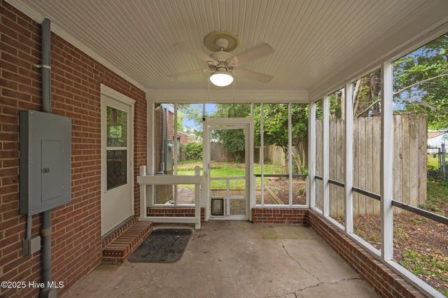 2304 Jefferson Drive, Greenville, NC 27858