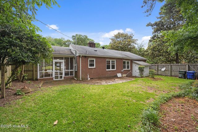 2304 Jefferson Drive, Greenville, NC 27858