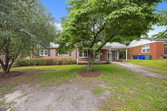 2304 Jefferson Drive, Greenville, NC 27858