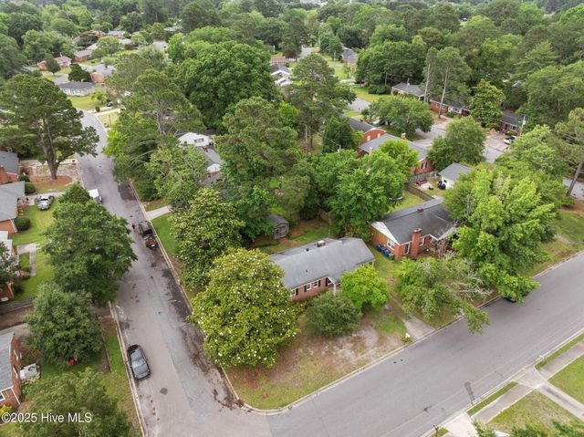 2304 Jefferson Drive, Greenville, NC 27858