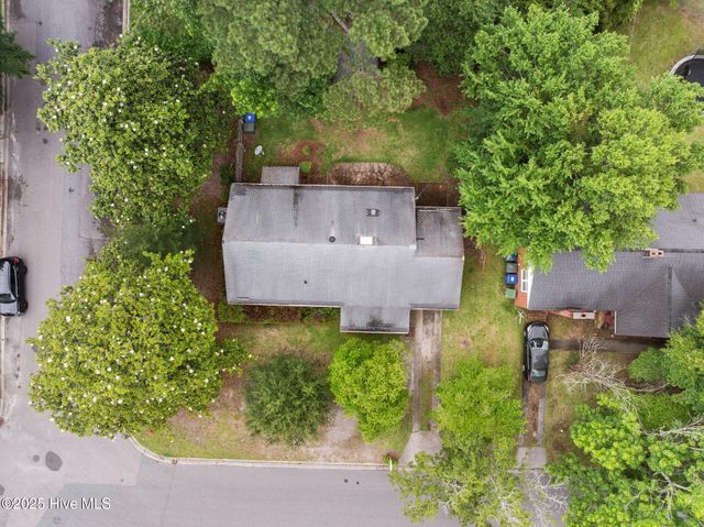 2304 Jefferson Drive, Greenville, NC 27858