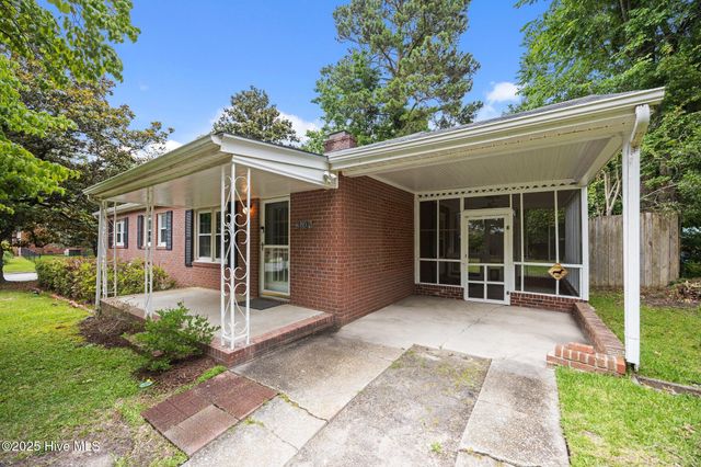2304 Jefferson Drive, Greenville, NC 27858