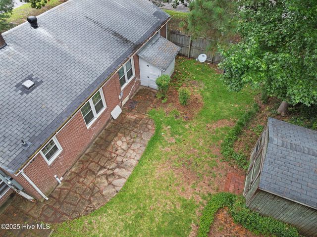 2304 Jefferson Drive, Greenville, NC 27858