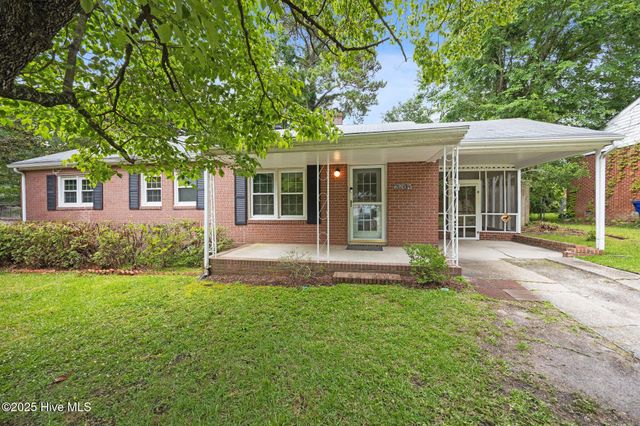 2304 Jefferson Drive, Greenville, NC 27858