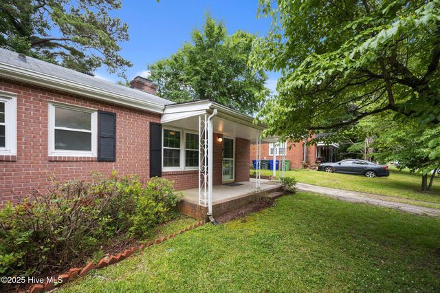 2304 Jefferson Drive, Greenville, NC 27858