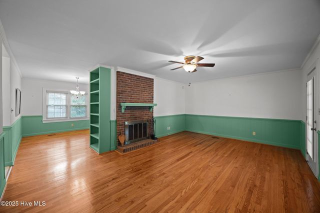 2304 Jefferson Drive, Greenville, NC 27858