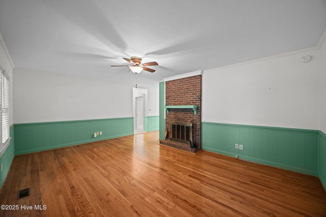 2304 Jefferson Drive, Greenville, NC 27858
