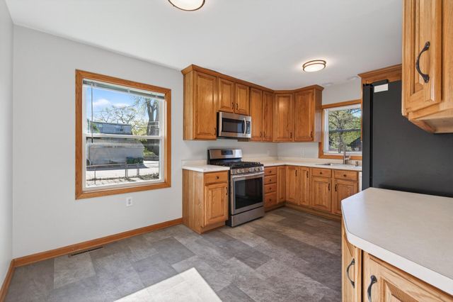2747 Jersey Avenue S, Saint Louis Park, MN 55426