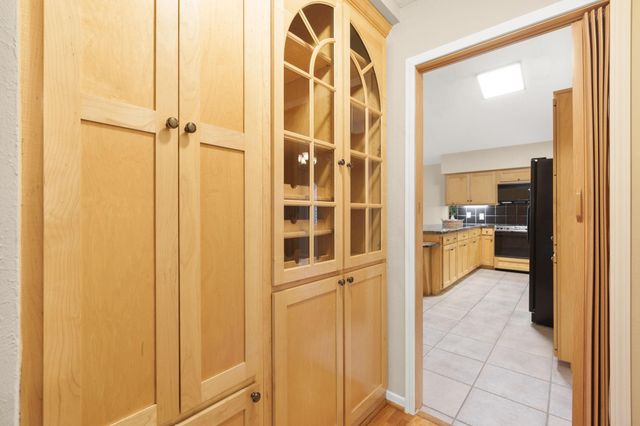 2 N Timber Top Dr, The Woodlands, TX 77380