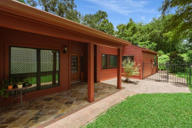 2 N Timber Top Dr, The Woodlands, TX 77380