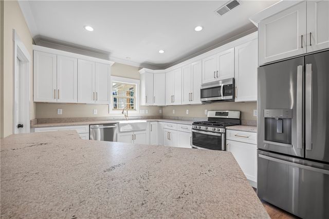 437 Falcons Lair West Drive, Walhalla, SC 29691