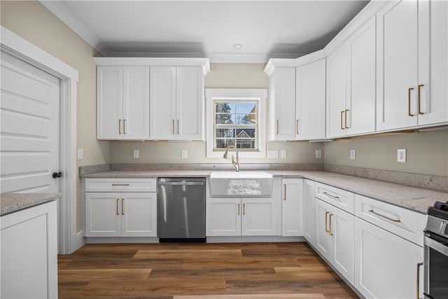 437 Falcons Lair West Drive, Walhalla, SC 29691