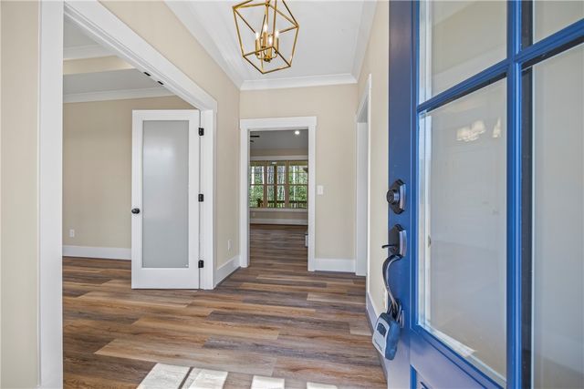 437 Falcons Lair West Drive, Walhalla, SC 29691